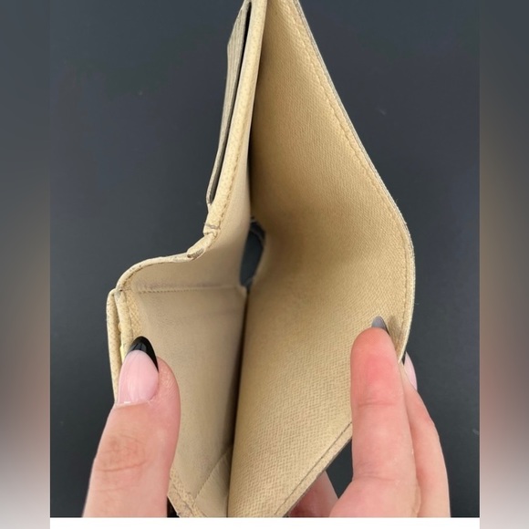 ✨Authentic Louis Vuitton White Damier Leather Wallet - Picture 10 of 11